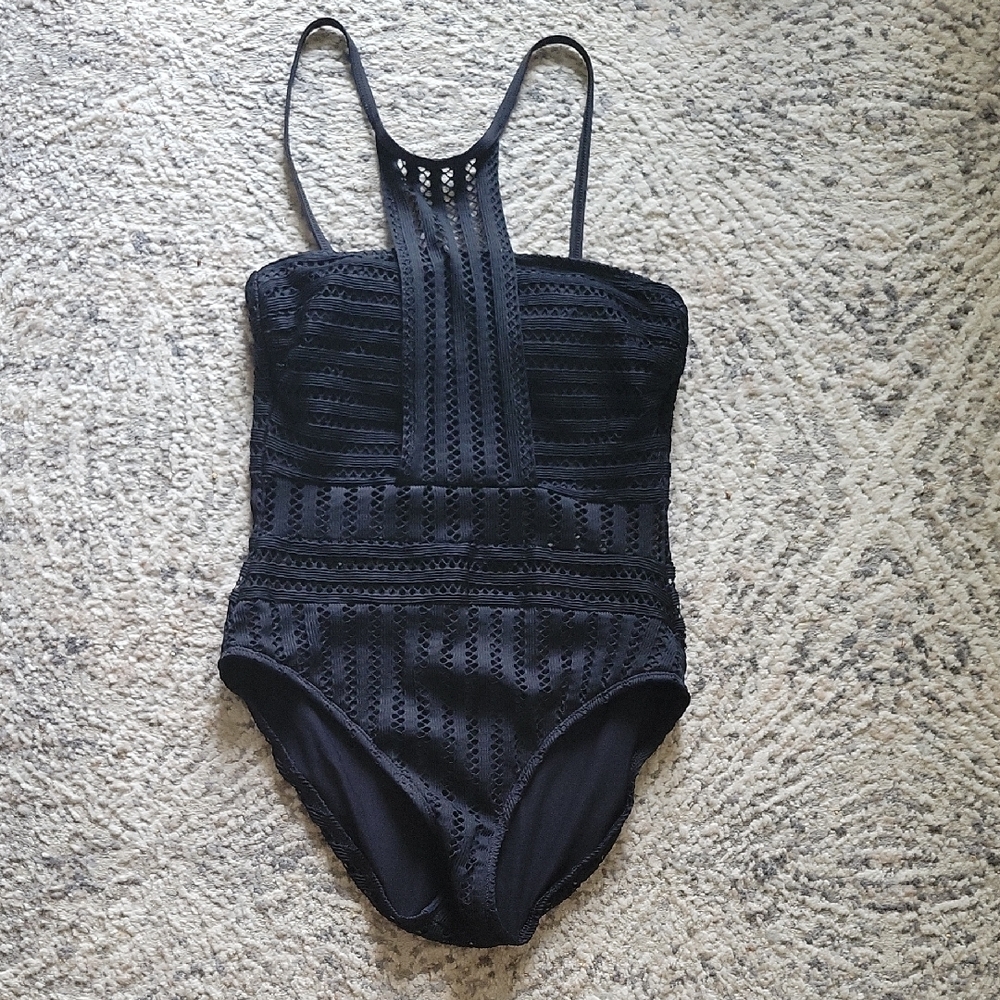 Kenneth Cole New York Black Crochet Mesh One Piece Size Medium - Picture 1 of 6